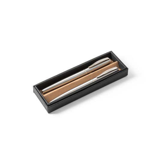 ELLA. Conjunto de roller e esferográfica com corpo em aço inox 53% reciclado com escrita em preto