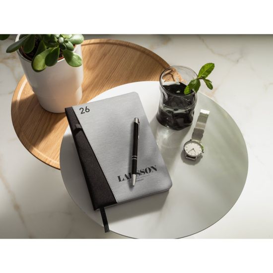 Agenda 2026 Larsson A5 em PET Reciclado