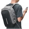 Mochila Anti-Furto USB